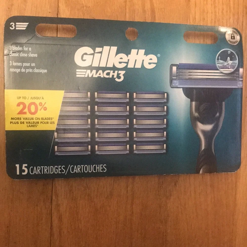 NEW 15ct Gillette Mach3 Cartridges & Razor with 3 Blade Set Bundle